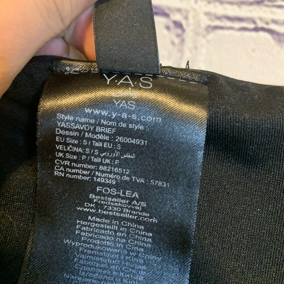 4/25💜 Black Cheeky Bikini Bottoms - Picture 5 of 6